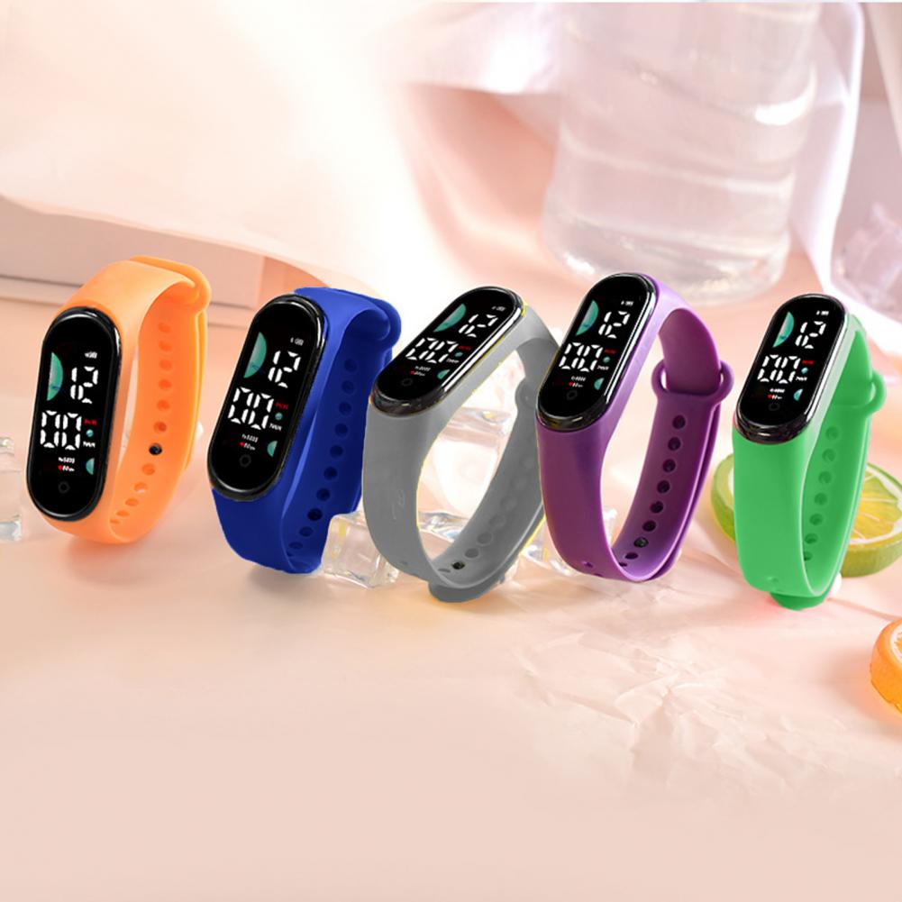 Smartwatch Watches For Boys - 子供のためのデジタルLED腕時計,防水ブレスレット,腕時計,漫画,誕生日プレゼント,男の子,女の子